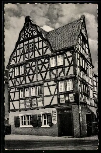 AK Vallendar /Rh., Gasthaus Altdeutsche Weinstube zur Traube, Rathausplatz 12