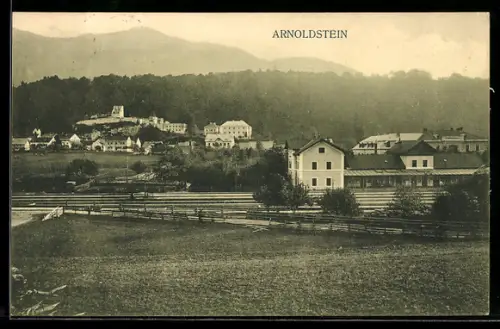 AK Arnoldstein, Totalansicht mit angrenzendem Wald