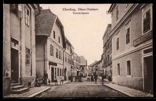 AK Eferding /Ober-Oesterr., Partie in der Schmiedgasse mit Geschäft von Josef Ratzenbörk