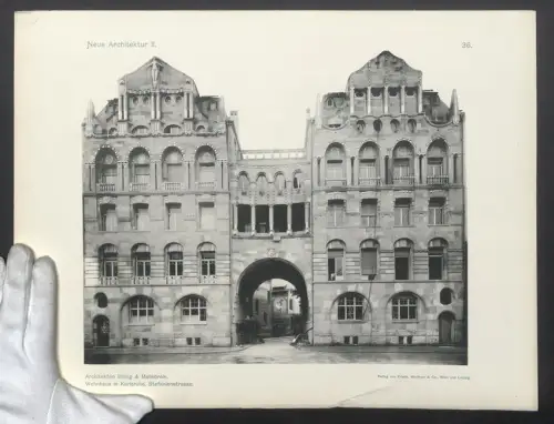 Fotografie Lichtdruck Friedr. Wolfrum, Wien, Ansicht Karlsruhe, Wohnhaus in der Stefanienstrasse mit Durchfahrt
