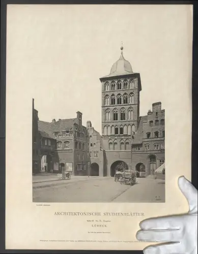 Fotografie Lichtdruck Hermann Rückwardt, Berlin, Ansicht Lübeck, Blick zum Burgtor, Grossformat 50 x 37cm