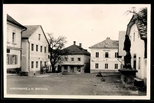 AK Kirchberg a. D., Gemischtwarenhandlung Gabriele Wasserbauer und Volksschule