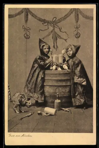 AK Münchner Kindl mit Bierkrügen, Rüben und Katze