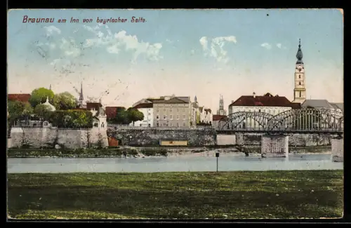 AK Braunau am Inn, Panorama mit Inn und Brücke v. d. bayrischen Seite