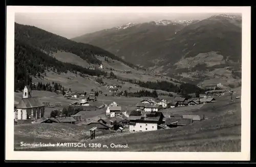 AK Kartitsch /Osttirol, Panorama mit Kirche und Ort