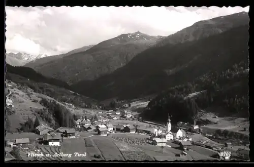 AK Flirsch a. Arlberg, Gesamtansicht mit Kirche und Bergkulisse