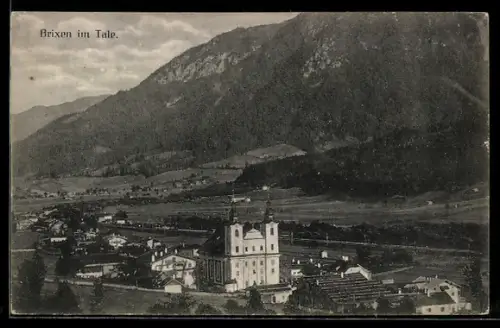 AK Brixen im Tale, Dorfansicht mit Kirche und Bergpanorama