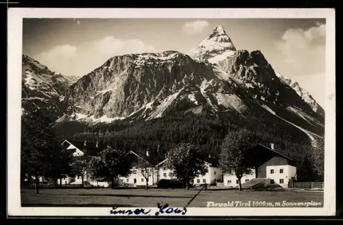 AK Ehrwald i. Tirol, Ortspanorama mit Sonnenspitze