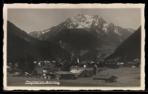 AK Mayrhofen, Grünberg, Ort mit Kirche und Bergpanorama