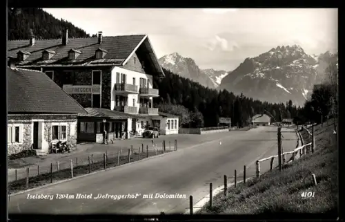 AK Iselsberg /Kärnten, Hotel Defreggerhof mit Dolomiten