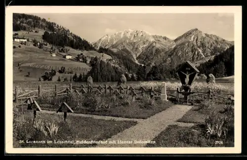 AK St. Lorenzen im Lesachtal, Heldenfriedhof mit Lienzer Dolomiten