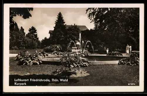 AK Friedrichroda /Thür. Wald, Kurpark mit Springbrunnen