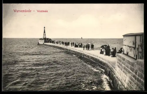 AK Warnemünde, Menschen auf der Westmole