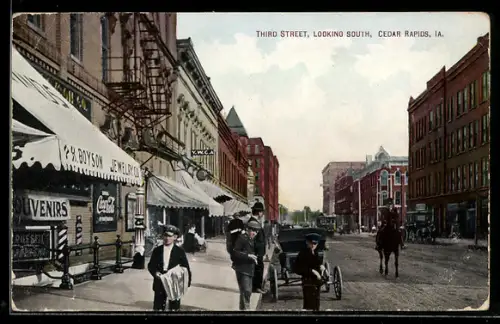 AK Cedar Rapids, IA, Third Street, Looking South