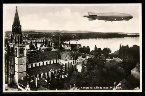 AK Konstanz a. Bodensee, Münster mit Zeppelin