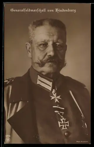 AK Generalfeldmarschall Paul von Hindenburg mit eisernem Kreuz