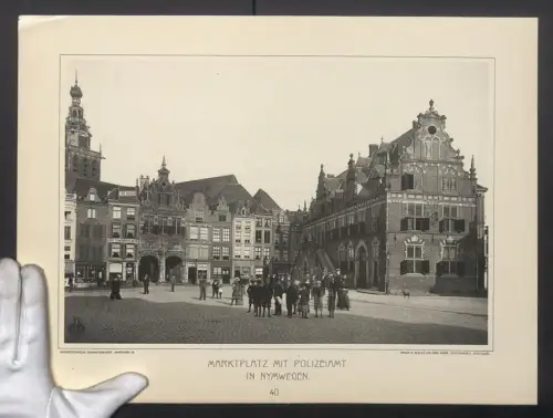 Fotografie Lichtdruck Carl Ebner, Stuttgart, Ansicht Nymwegen, Marktplatz mit Polizeiamt, Grossformat 44 x 33cm