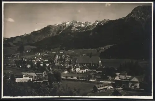 Fotografie unbekannter Fotograf, Ansicht Neuberg / Mürz, Panorama mit Alpengipfel in der Steiermark