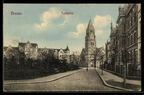 AK Dessau, Strassenpartie am Funkplatz