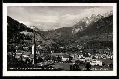 AK Landeck /Tirol, Ortspanorama mit Kirche und Parseierspitze