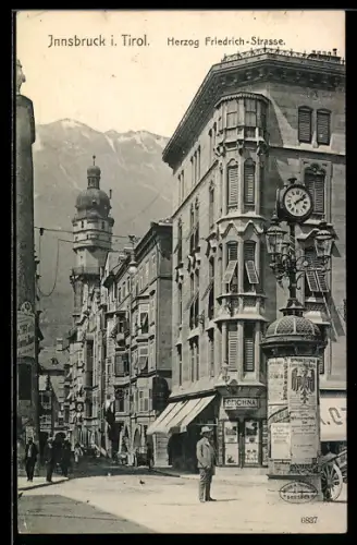 AK Innsbruck i. Tirol, Herzog Friedrich-Strasse mit Litfasssäule