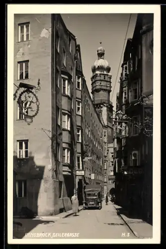 AK Innsbruck, Seilergasse mit Stadtturm