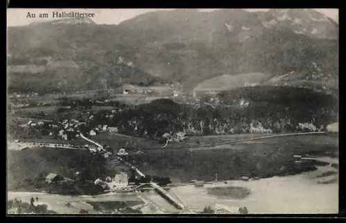 AK Bad Goisern am Hallstättersee, Au, Panorama mit See, Ort und Brücke