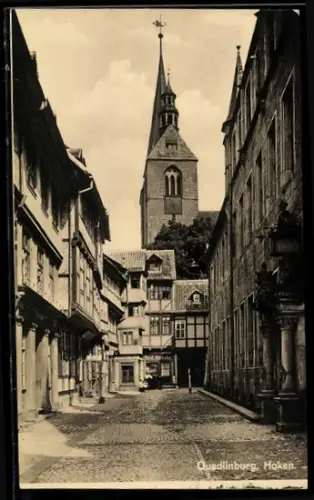AK Quedlinburg, Hokenstrasse mit Kirchturm