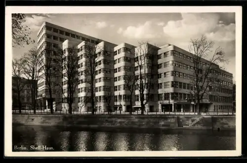 AK Berlin-Tiergarten, Shell-Haus im Bauhaus-Stil