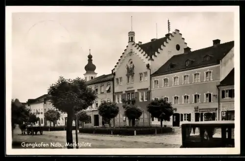 AK Gangkofen /Ndb., Marktplatz mit Rathaus und Restaurant