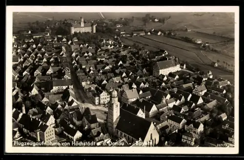 AK Höchstädt a. d. Donau, Teilansicht mit Schloss, Fliegeraufnahme