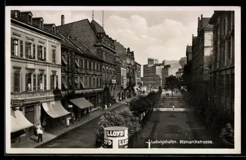 AK Ludwigshafen a. Rh., Blick in die Bismarckstrasse