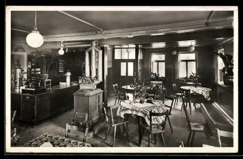 AK Münsingen, Cafe-Restaurant Enderle, Innenansicht