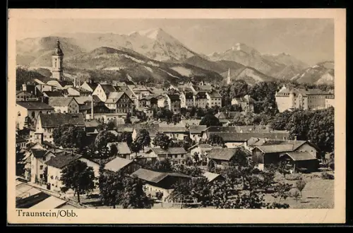 AK Traunstein /Obb., Stadtansicht mit Kirche und Alpenpanorama