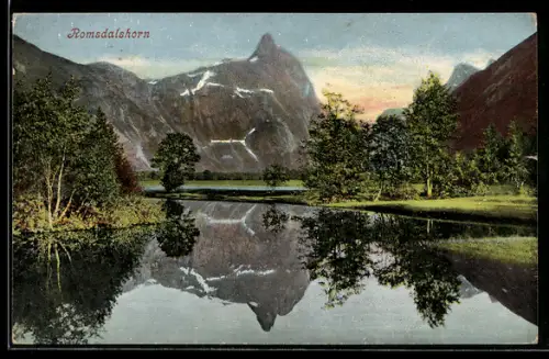 AK Romsdalshorn, Berg mit Spiegelung im See