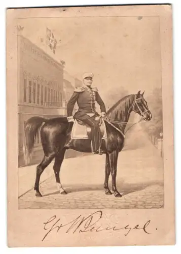 Fotografie Biegner & Co., Berlin, Freiher Friedrich von Wrangel, preuss. Generalfeldmarschall zu Pferde, mit Autograph
