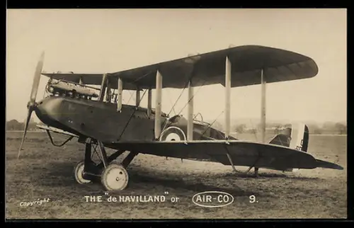 AK Britisches Airco 9 Schlepp-Flugzeug auf Flugfeld