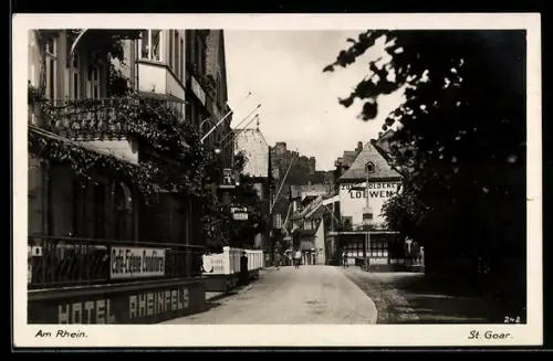AK St. Goar am Rhein, Strassenpartie mit Hotel Rheinfels