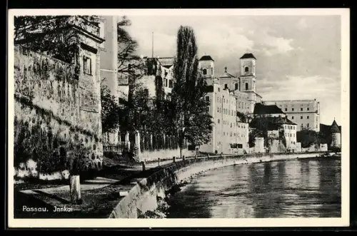 AK Passau, Innkai, Panorama mit Turmgebäude