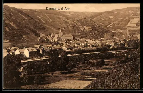 AK Dernau a. d. Ahr, Ortsansicht, Weinberge, Kirche