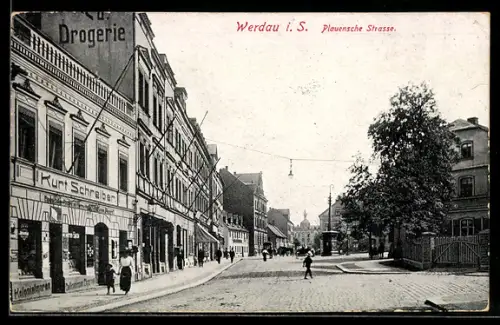 AK Werdau i. S., Plauensche Strasse mit Kolonialwaren-Geschäft von Kurt Schreiber