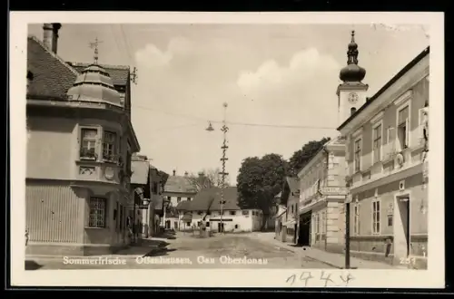 AK Offenhausen, Maibaum mit  am Ende einer Strasse