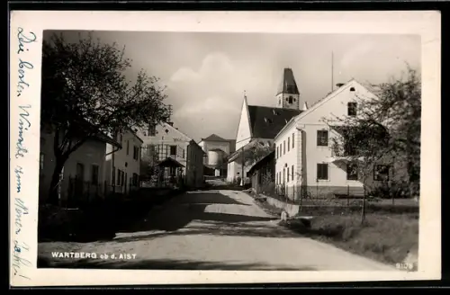 AK Wartberg ob d. Aist, Strassenpartie mit Kirche