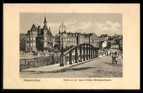 AK Neunkirchen, Partie an der neuen Brücke, Brückenstrasse, Ortspanorama