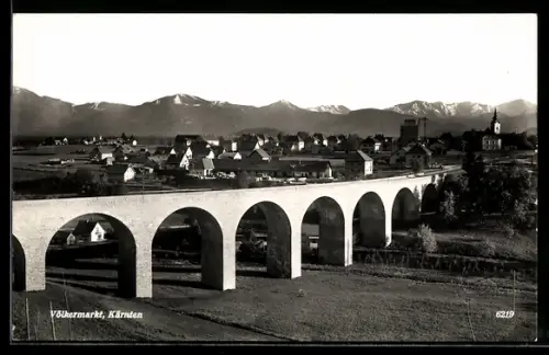 AK Völkermarkt /Kärnten, Viadukt, Panorama mit Ort, Kirche und Gebirge