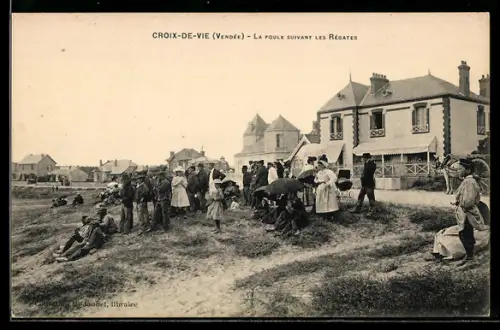 AK Croix-de-Vie /Vendée, La foule suivant les régates