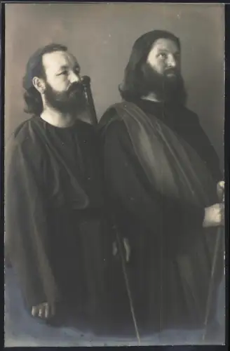 Fotografie Passionsspiele Oberammergau 1910, Schauspieler im Bühnenkostüm als Matthäus & Jacobus