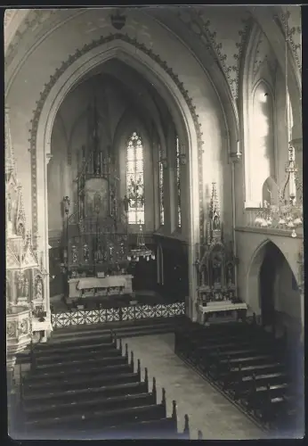 Fotografie unbekannter Fotograf, Ansicht Neuberg / Mürz, Kirche Innenansicht mit Altar