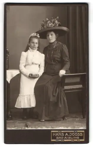 Fotografie Hans A. Jooss, Bad Aibling, Mutter mit ihrer Tochter