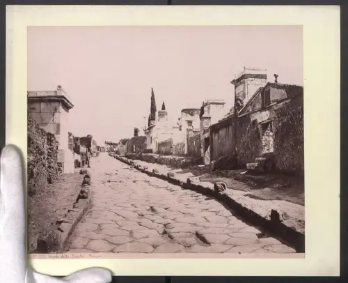 Fotografie G. Sommer, Napoli, Ansicht Pompei, Strada delle Tombe, Grossformat 30 x 24cm